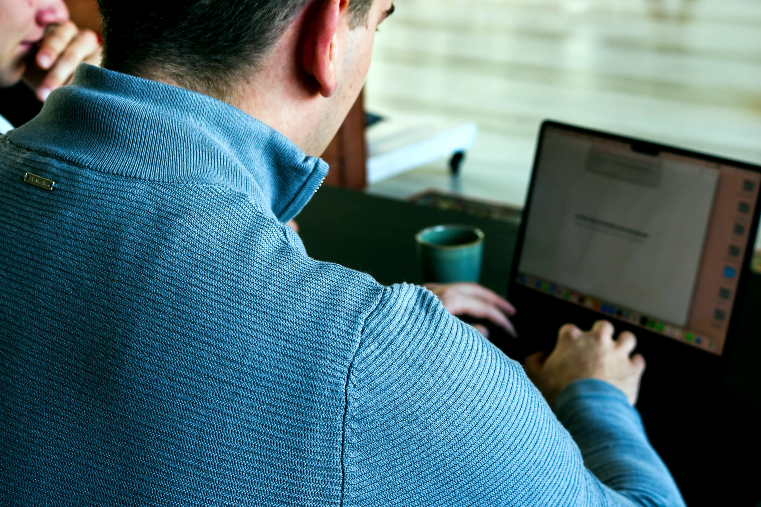 Bel ShockDesign voor een offerte of vragen over je website